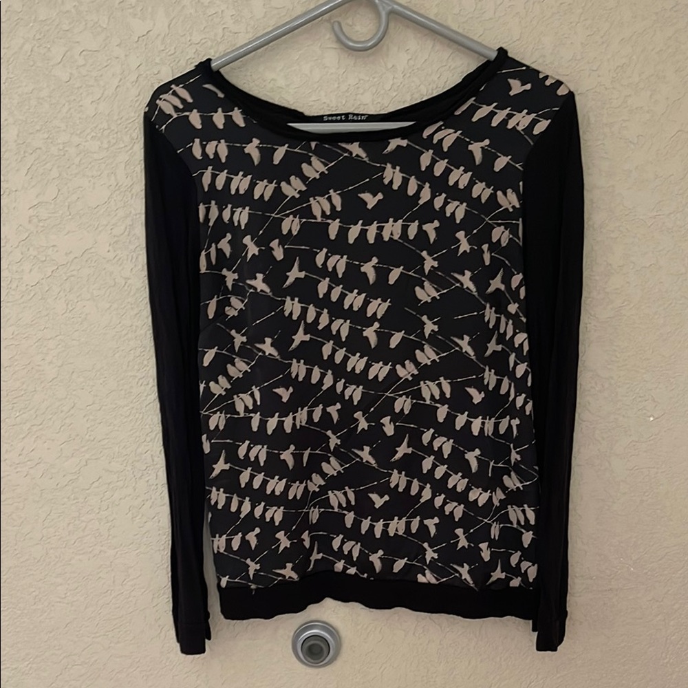 Sweet Rain Birds Black and Cream Women's Top